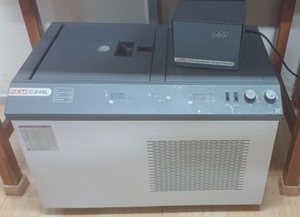 Remi Centrifuge C-24BL